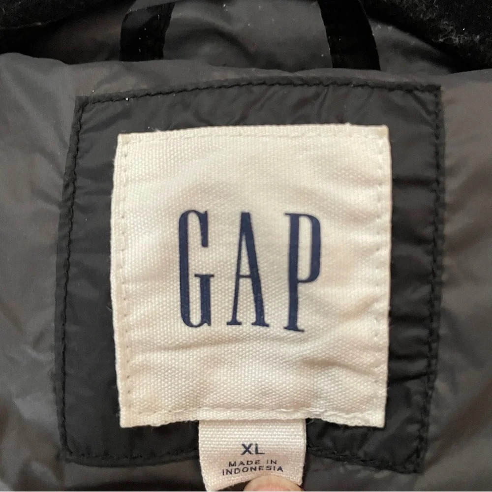 GAP  Black Puffer Jacket Lightweight Down Filled Size Extra Large